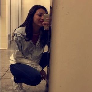 Meet your Posher, Shaunaya